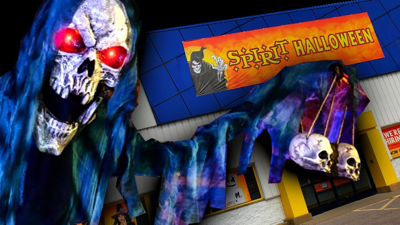 SPIRIT HALLOWEEN 2020 inside ABANDONED TOYS R US ! MENTOR OHIO SO AWESOME !!