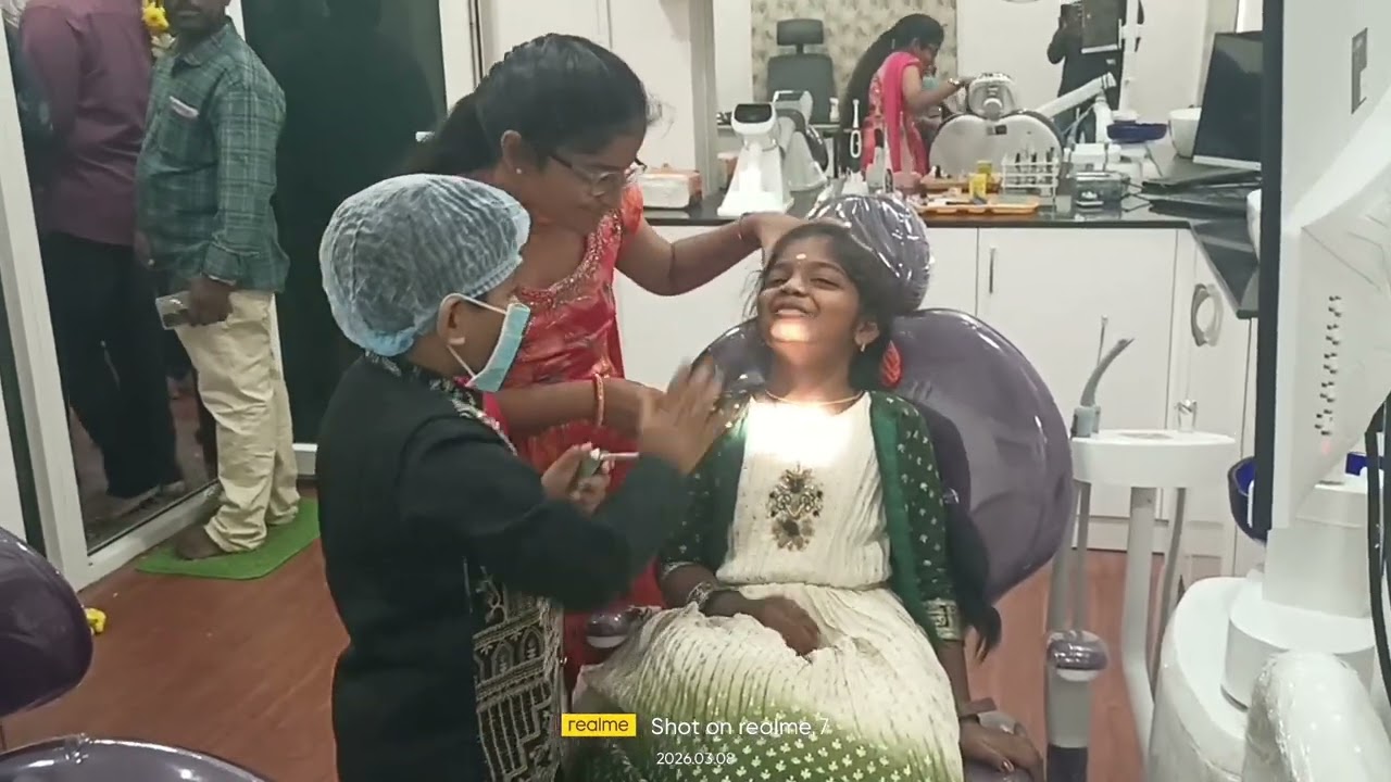 భీమవరం లో ఆల్ఫా మల్టీస్పెషలిటీ డెంటల్ కేర్ ప్రారంభం పాల్గొన్న రాజకీయ ప్రముఖులు.