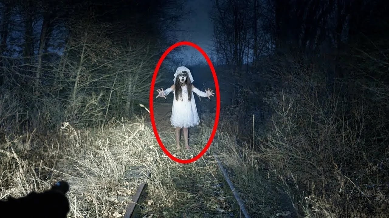 35 ESCALOFRIANTES Encuentros en VIAS DE TREN Capturados por Cámaras | Compilación de Terror V228