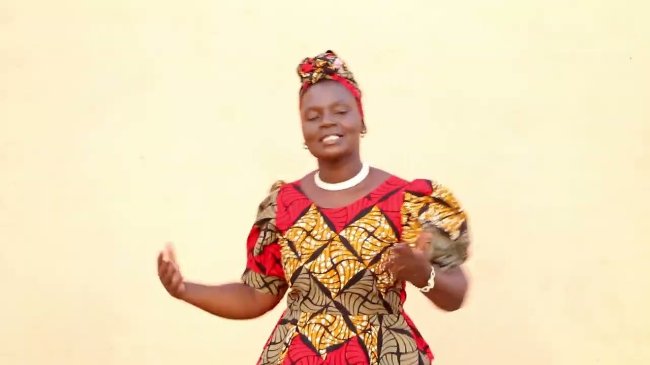 Esther Bauleni Banda _-_Tandisiyeni(Official Music video )