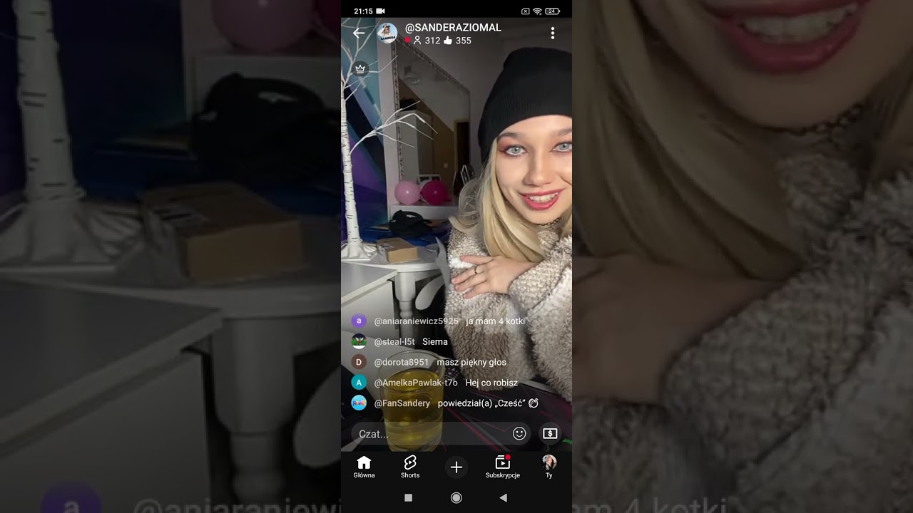 Dziś będę nagrywać o live Julki a znaczy będę robić zdj bo kamera mi nie działa 