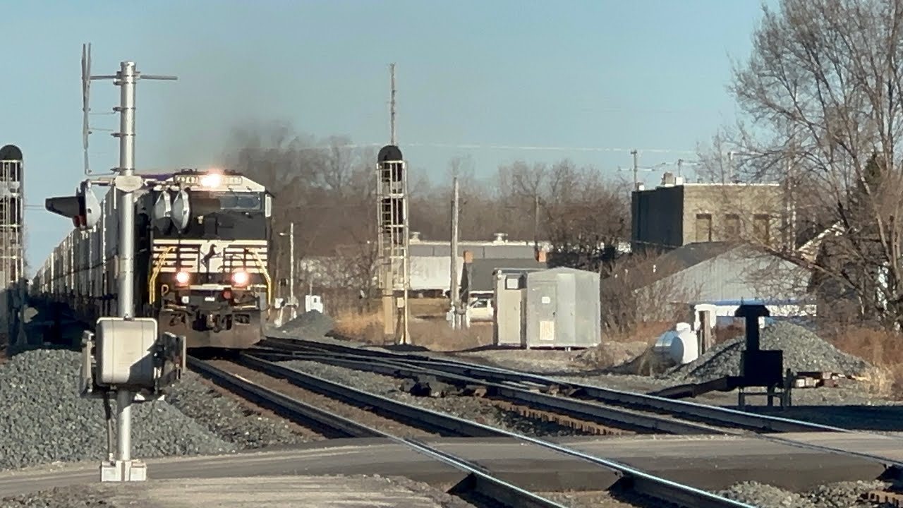 Westbound NS intermodal 23G