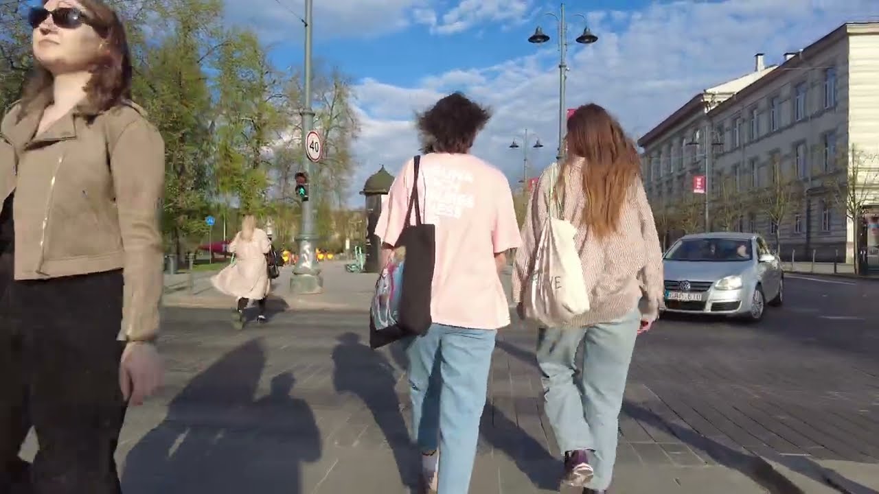 Exploring the Enchanting Streets of Vilnius, Lithuania: A Mesmerising Long Random Walking Tour