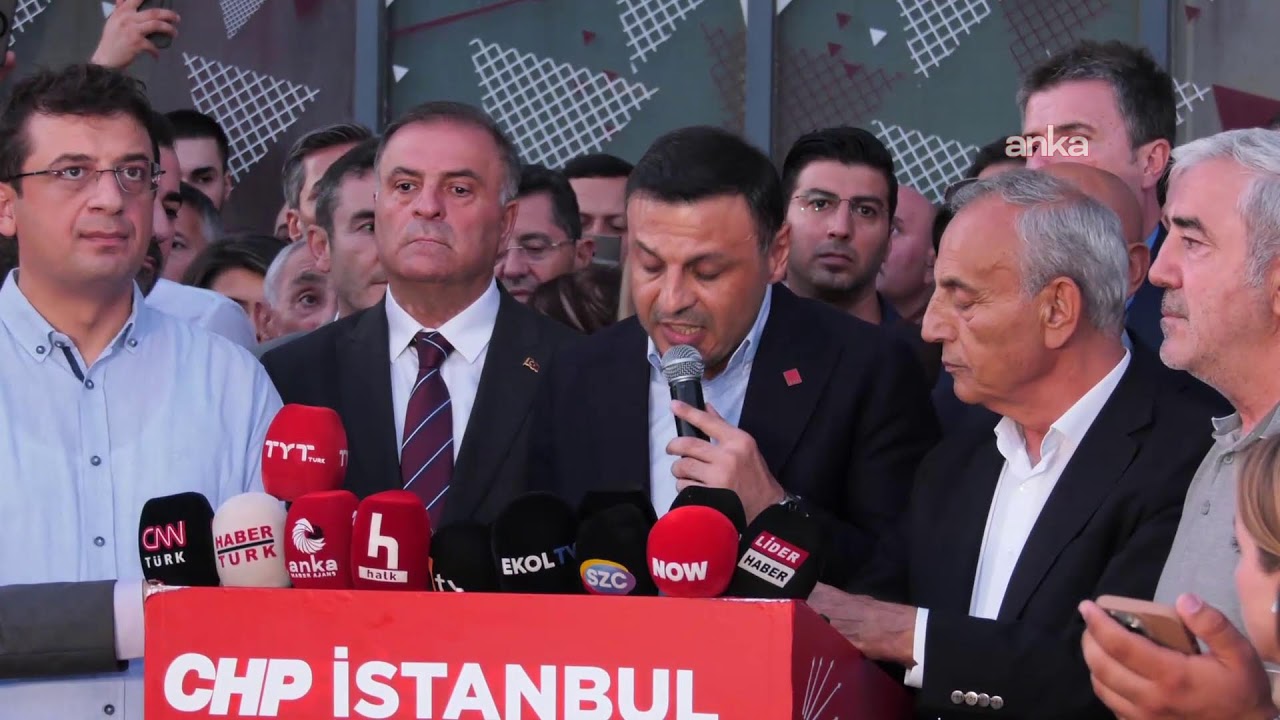 Özgür Çelik, CHP İstanbul İl Başkanlığı önünde açıklama yaptı