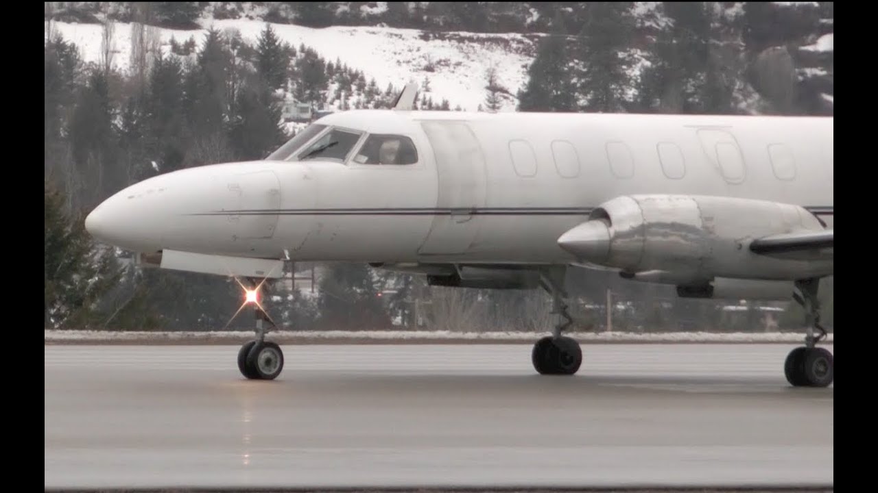 Fairchild Swearingen Metro II Takeoff - Great Turboprop Sound!