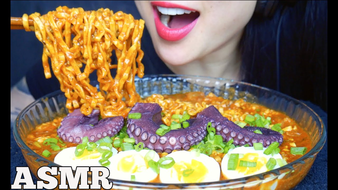 ASMR SPICY NOODLES WITH OCTOPUS AND EGGS *SIMPLY DELICIOUS (EATING SOUNDS) NO TALKING | SAS-ASMR