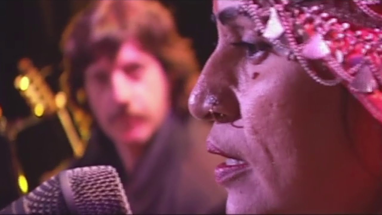JIVULA ON STAGE  / TITI ROBIN & GULABI SAPERA