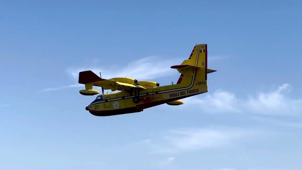 Canadair -CL-415 Jezero Milada 28.7.2022 Ústí nad Labem