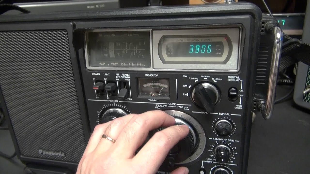 Vintage Panasonic RF 2900 Shortwave Ham Receiver demo by D-lab