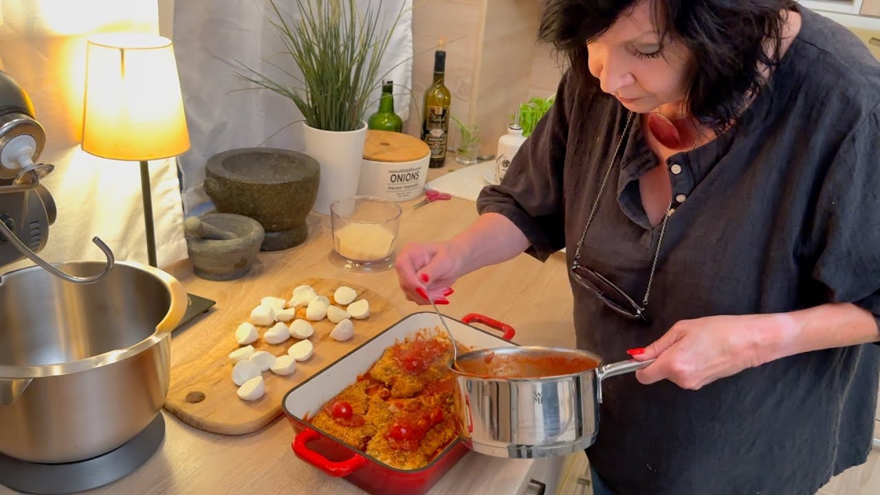 Zu viel Knoblauch, Käse & Parmesan? Gibt's nicht! Paniertes Chicken Al Forno Rezept