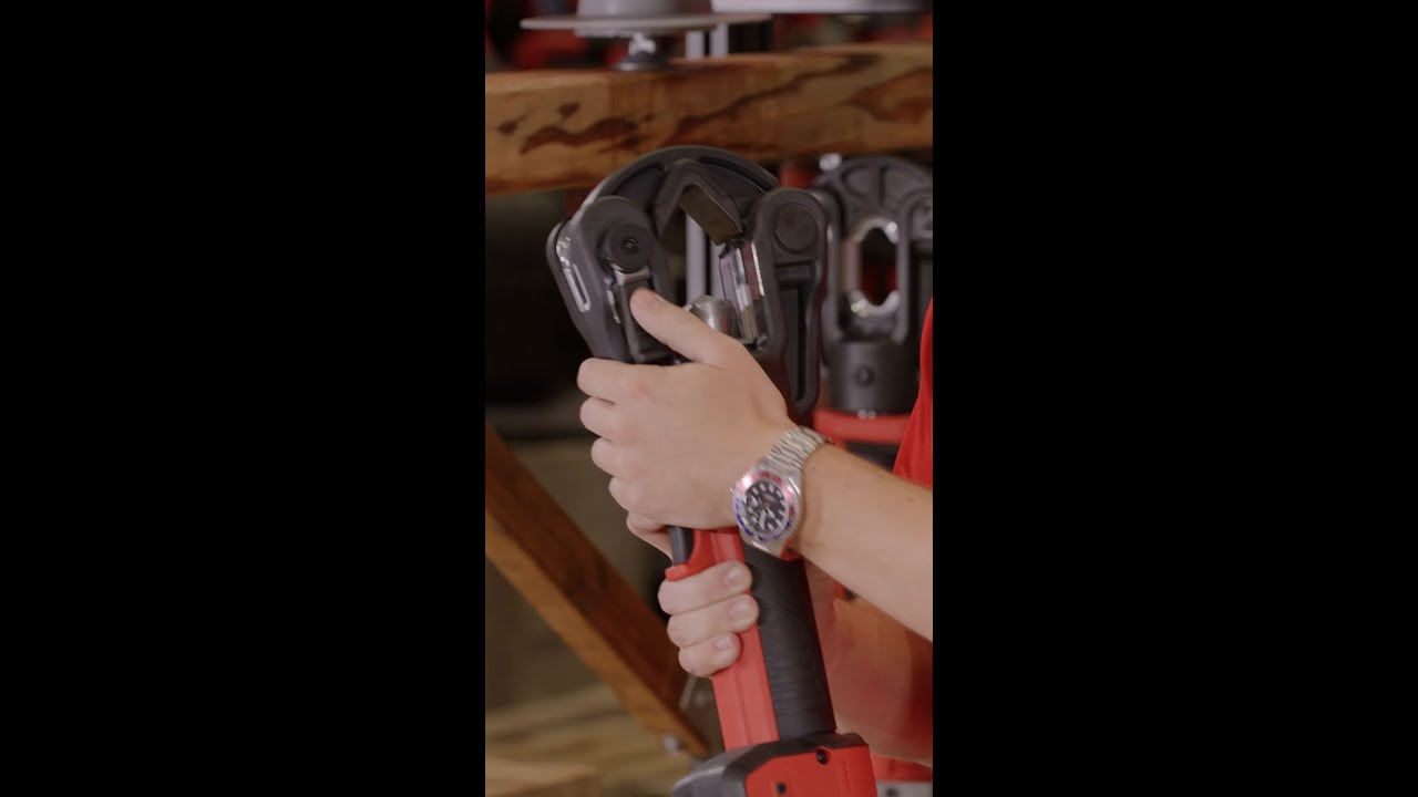 M18&trade; FORCE LOGIC&trade; 11T Dieless Latched Linear Utility Crimper