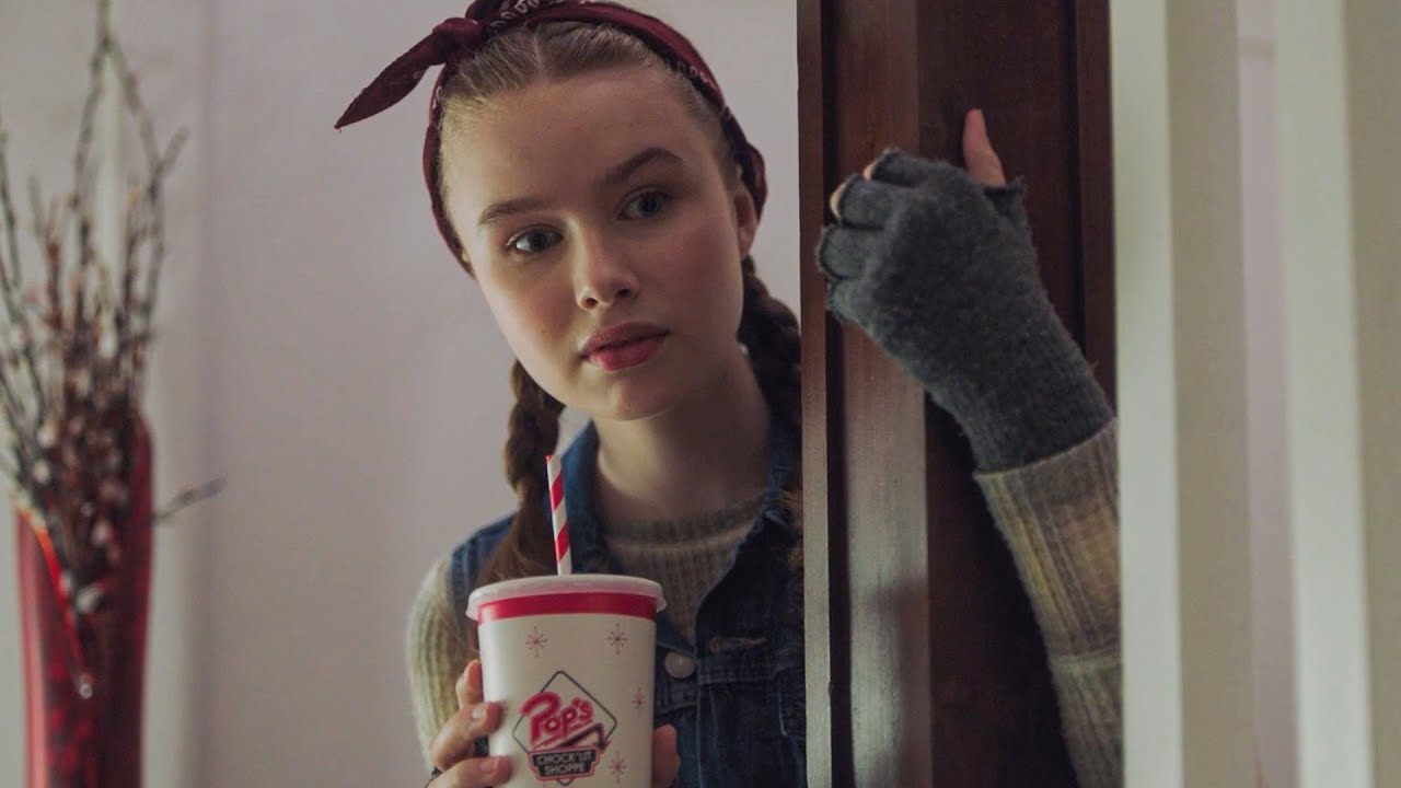 Jughead Discovers Jellybean Is Filming A Video - Riverdale 5x02