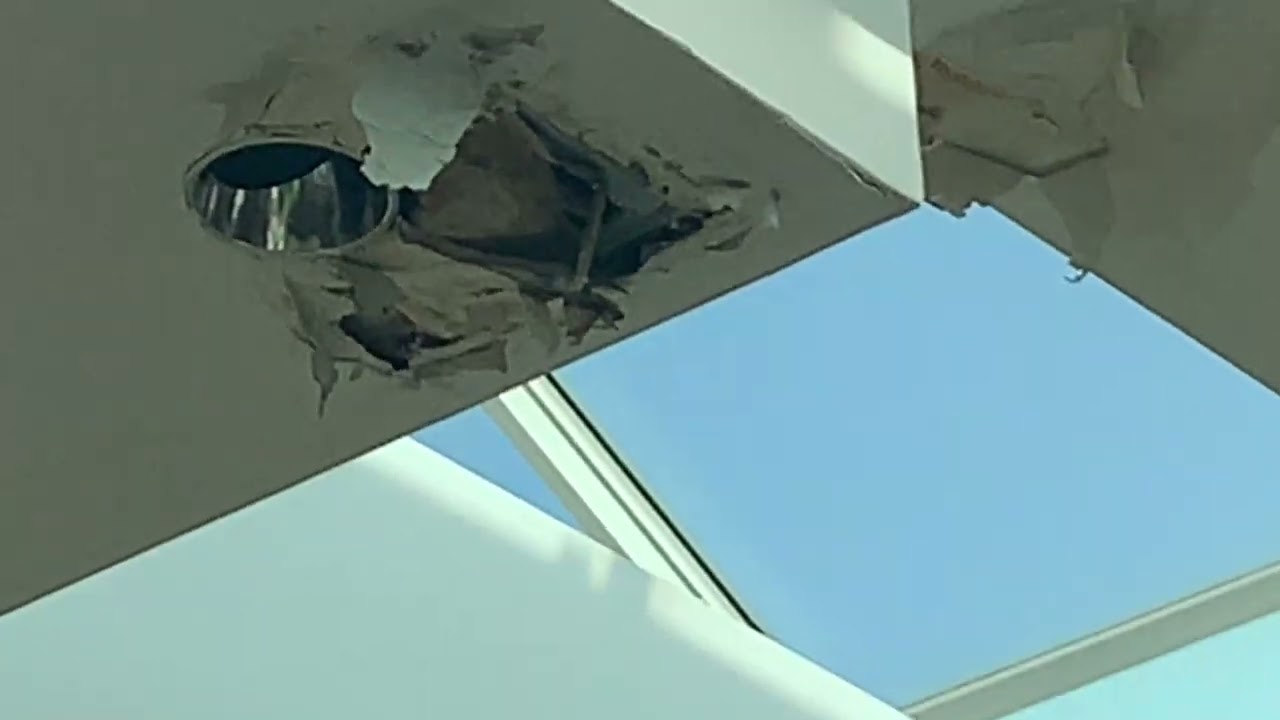 Recovered video of me almost getting stuck in the Springfield Mall elevator