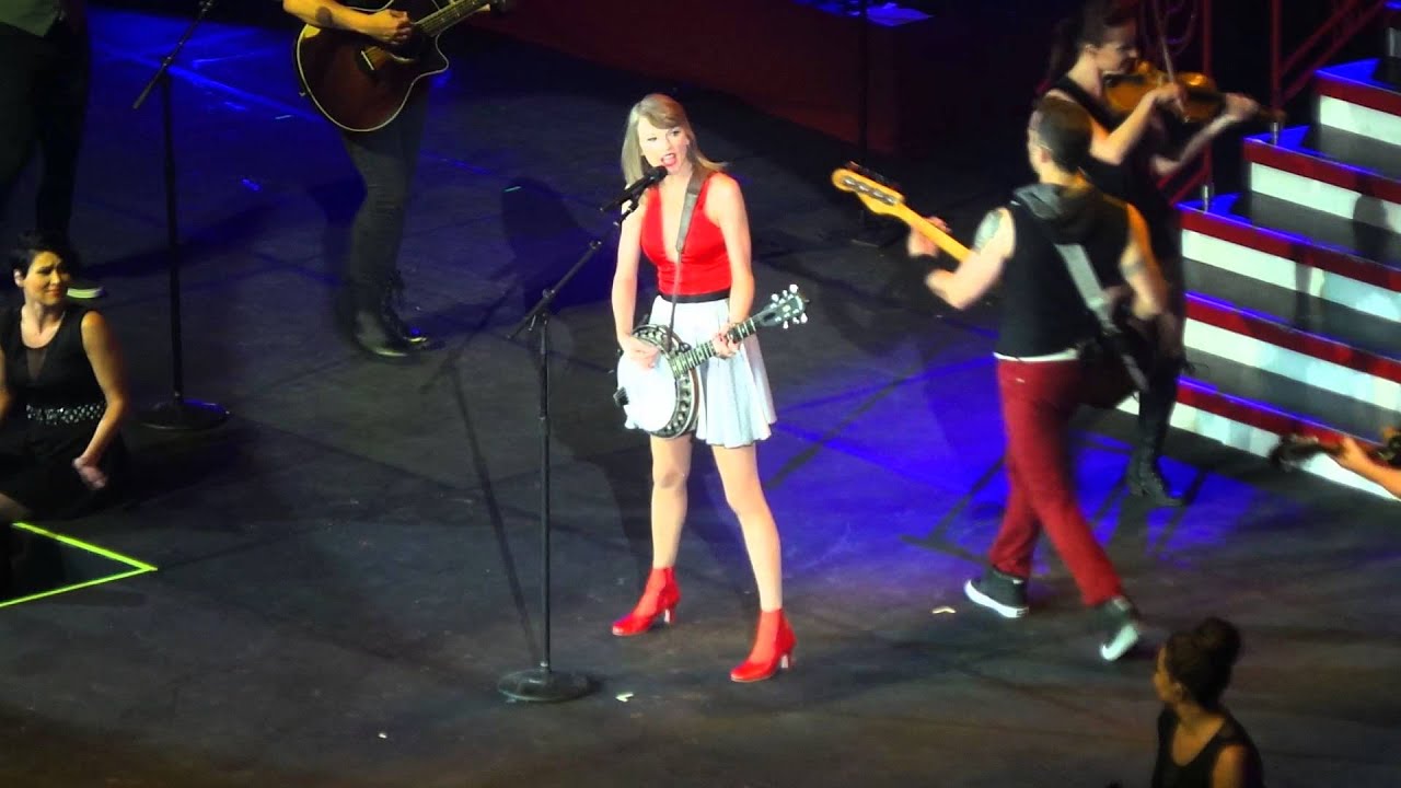 Mean - Taylor Swift (Red Tour Manila)