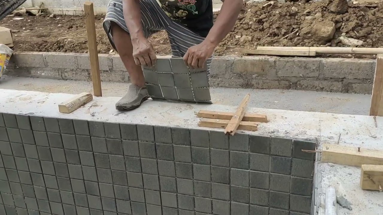 Cara memasang mozaik kolam renang