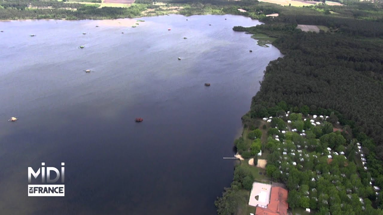 VUE D'EN HAUT : L'étang blanc