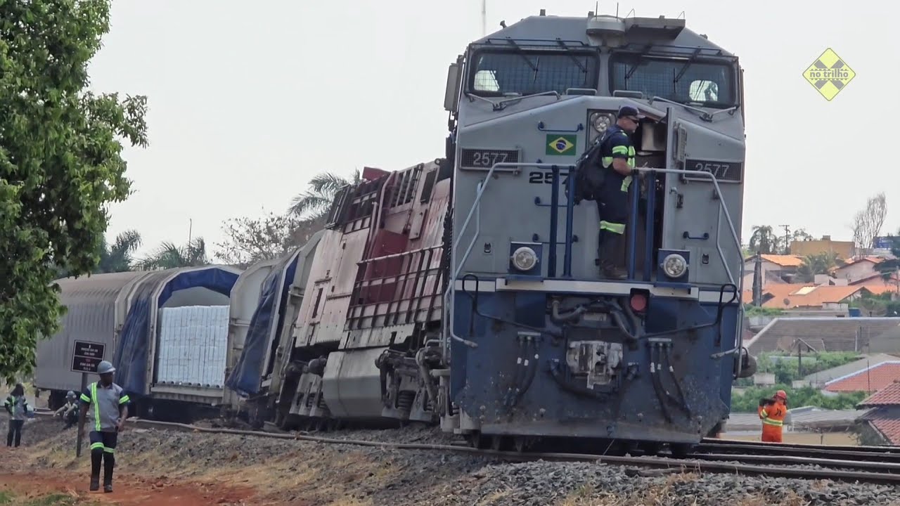 Descarrilamento de trem em Jales (SP) - Locomotivas e vagões sairam dos trilhos
