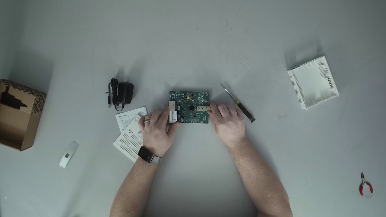 Mikrotik RB260GS (CSS106) Распаковка и обзор