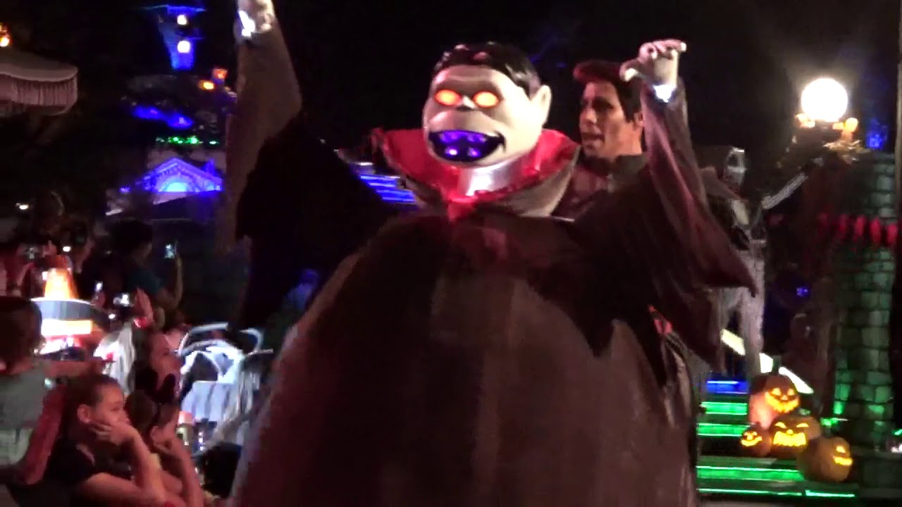DISNEYLAND MICKEY'S HALLOWEEN PARTY 2017 PARADE