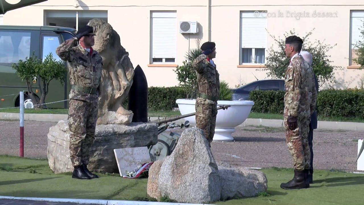 BANDA BRIGATA SASSARI : INNO PIAVE E SILENZIO