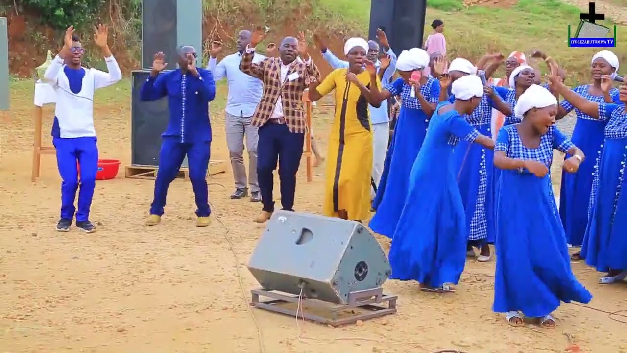 EVANGELIQUE CHOIR.ADPER MASHESHA Mugiterane yerekanye ko  Bugarama hariyo korali zishoboye kuririmba