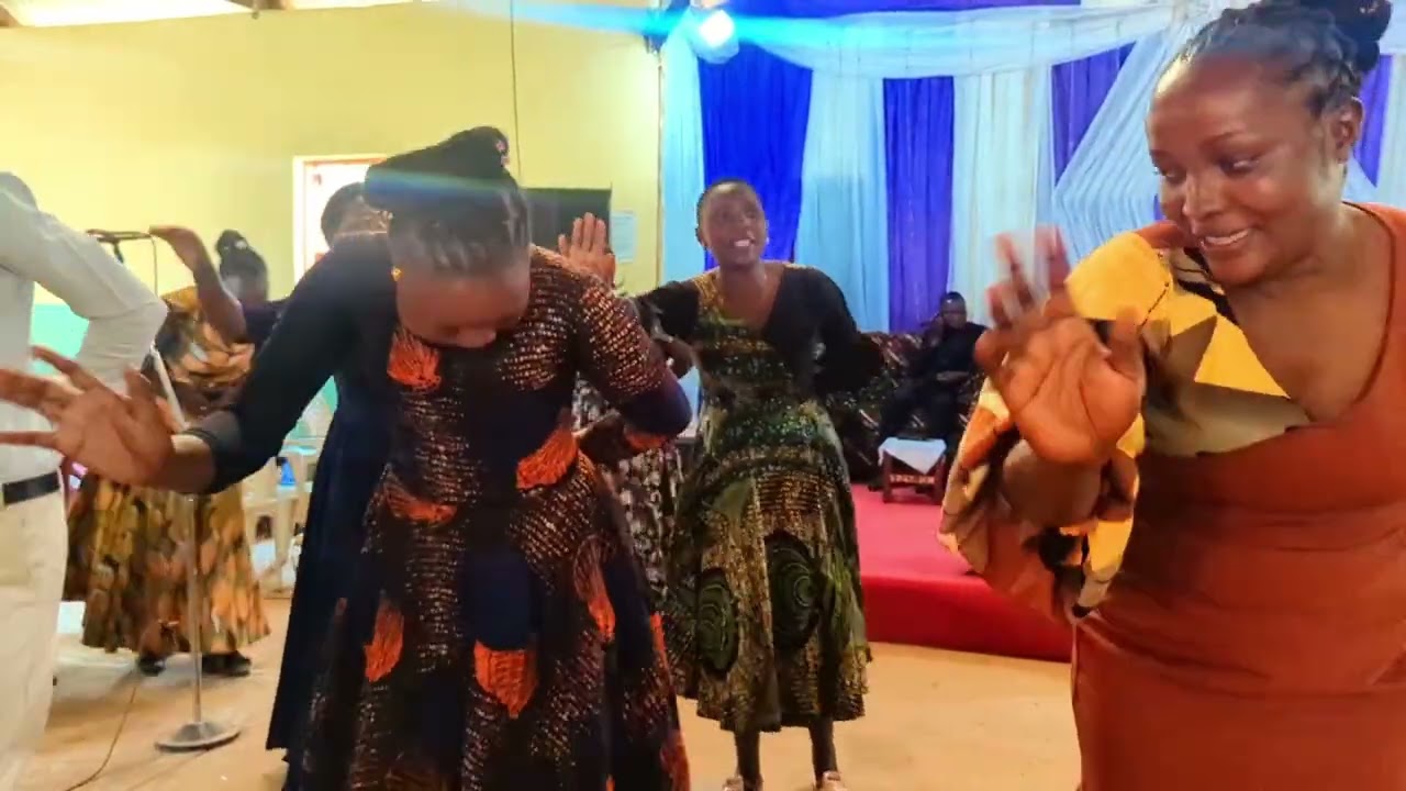 Ushindi kwaya - NJOENI MUONE (live performance)