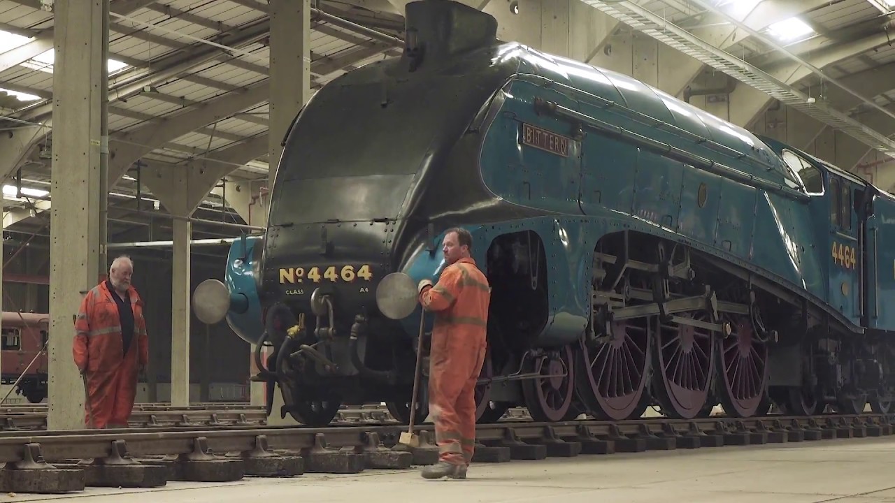 Hornby | A4 Class 'Bittern' arrives in Margate