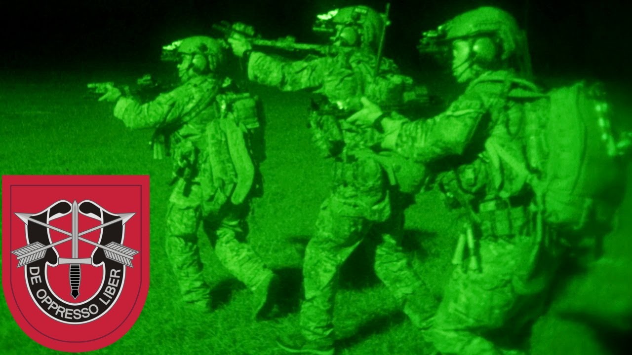 Армия США. Солдаты 7-й Группы Специального Назначения (ВДВ) на тренировках.
