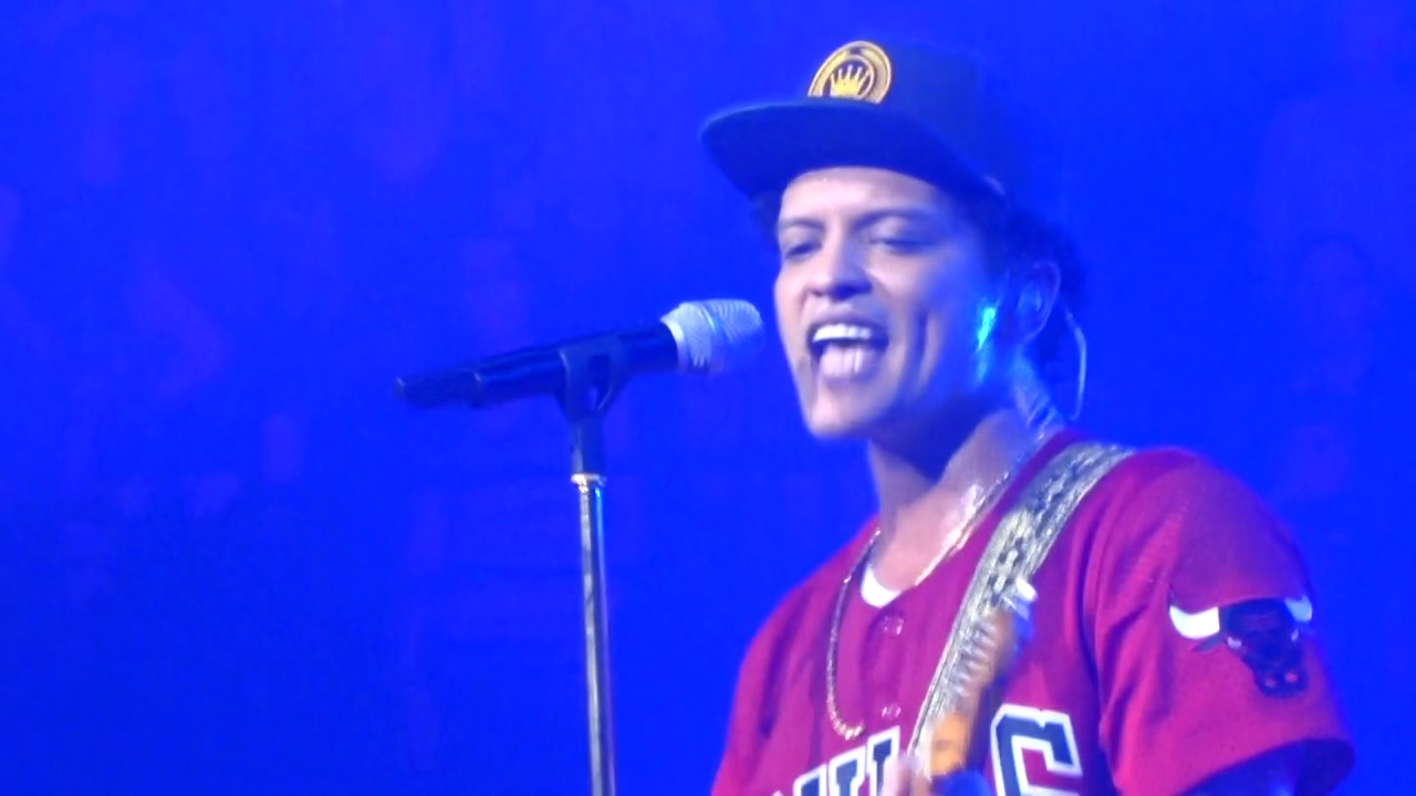 Bruno Mars - Marry You (Live @ AccorHotels Arena - Paris)