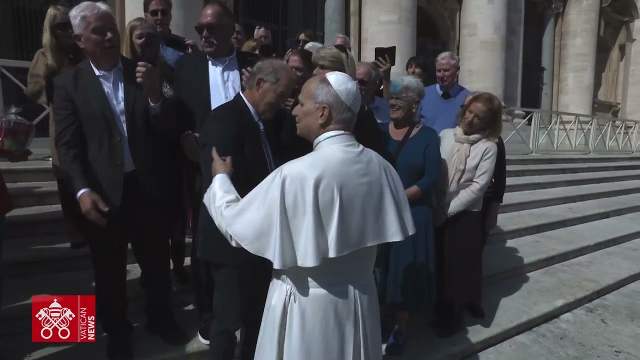Dall’Illinois a Roma, gli ex compagni di scuola di Papa Leone XIV in Piazza San Pietro