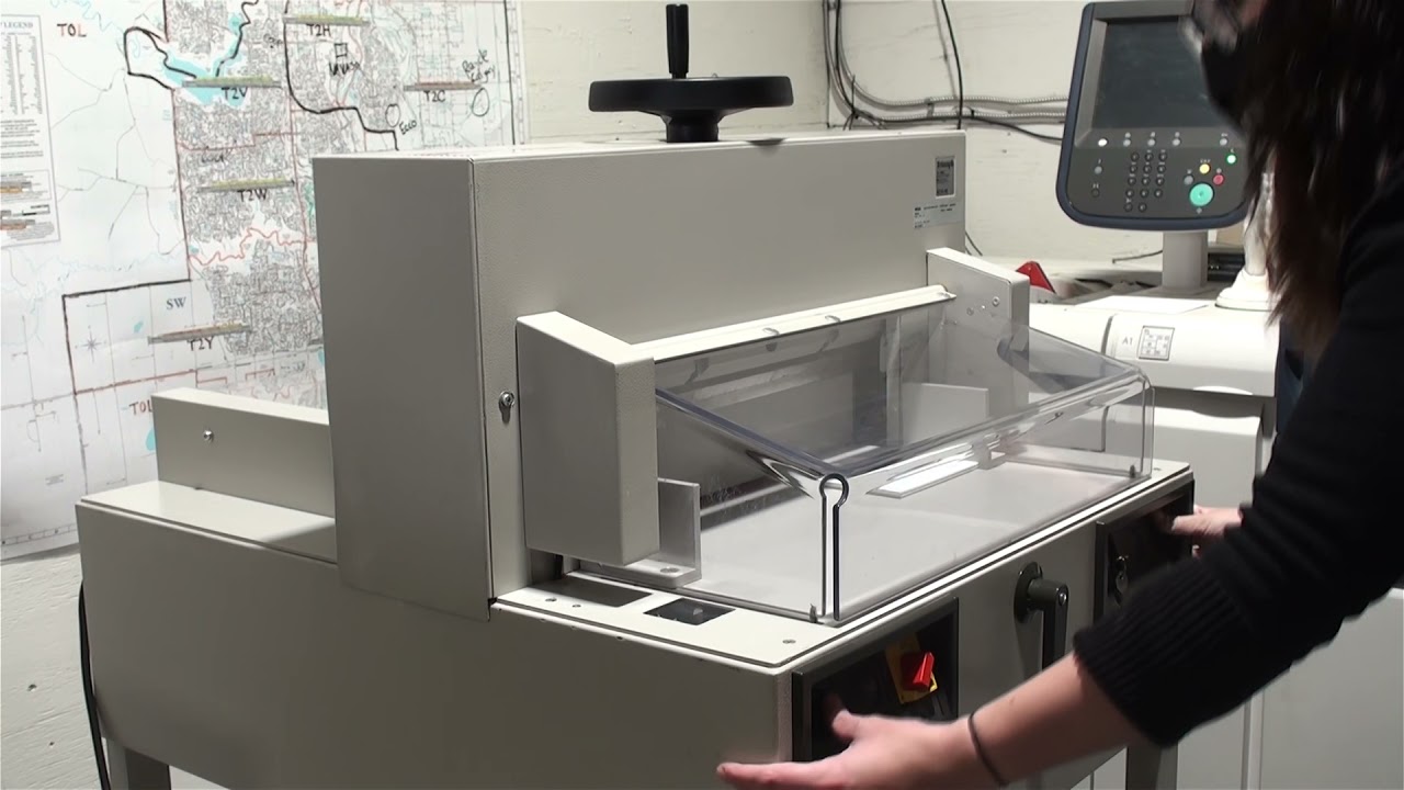 Triumph IDEAL Paper Cutter 4810-95 Demonstration