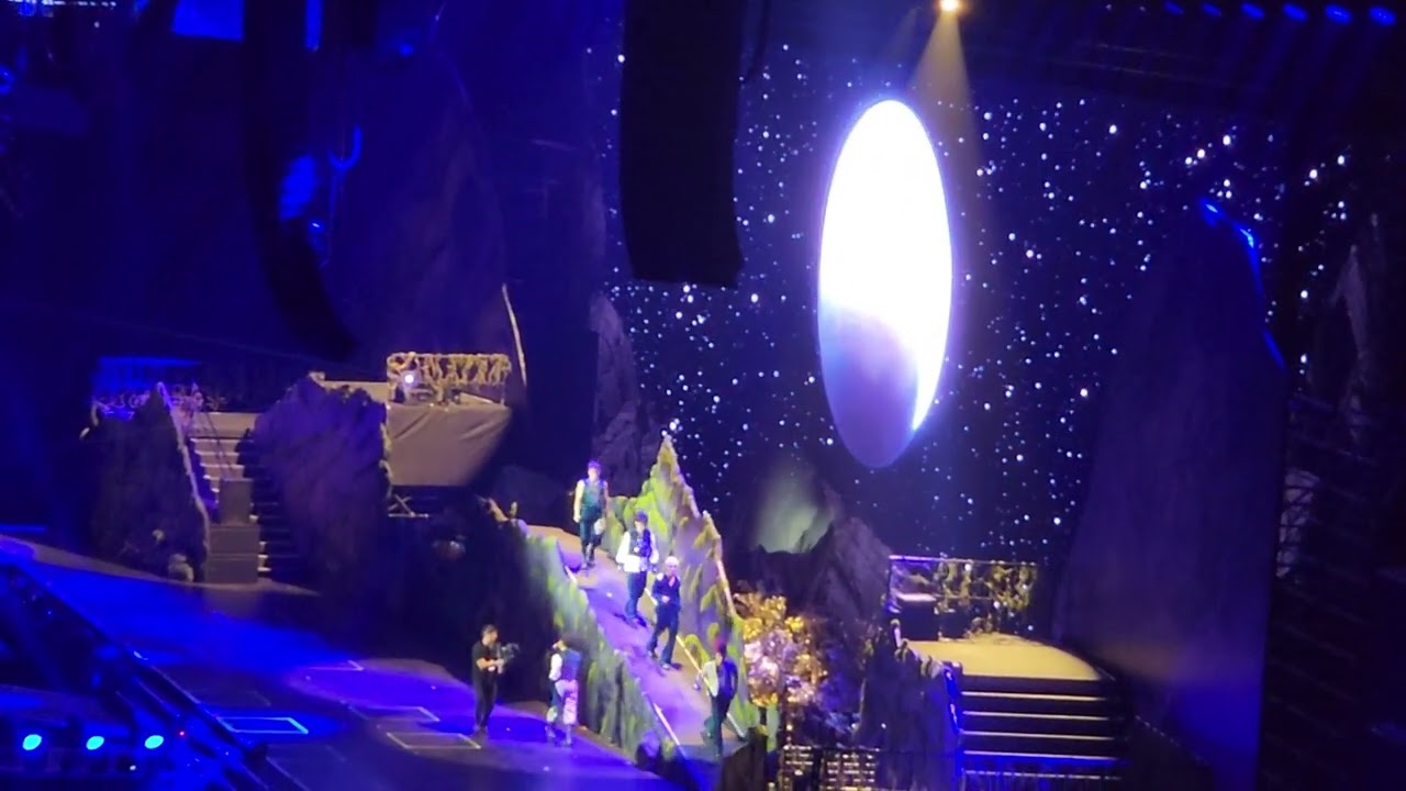 SB19- Moonlight Simula At Wakas Concert