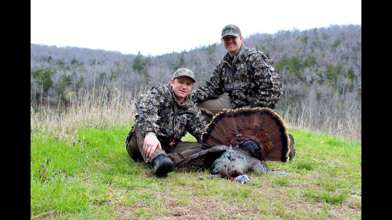 ALABAMA TURKEY HUNT | OLD GOBBLER SLIPS UP