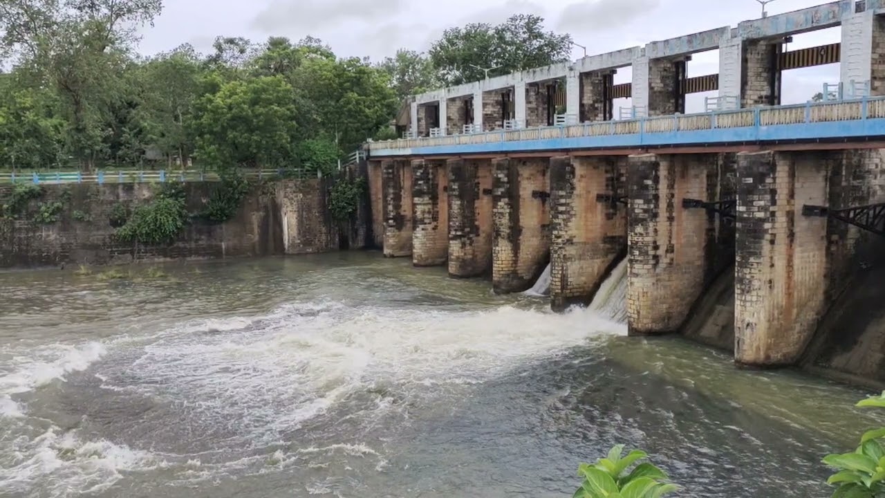 Gloomy Day at Tarafeni River Dam