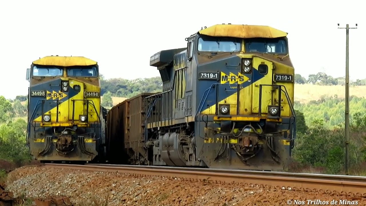 Cruzamento de 3 trens no pátio P2-3 da Ferrovia do Aço