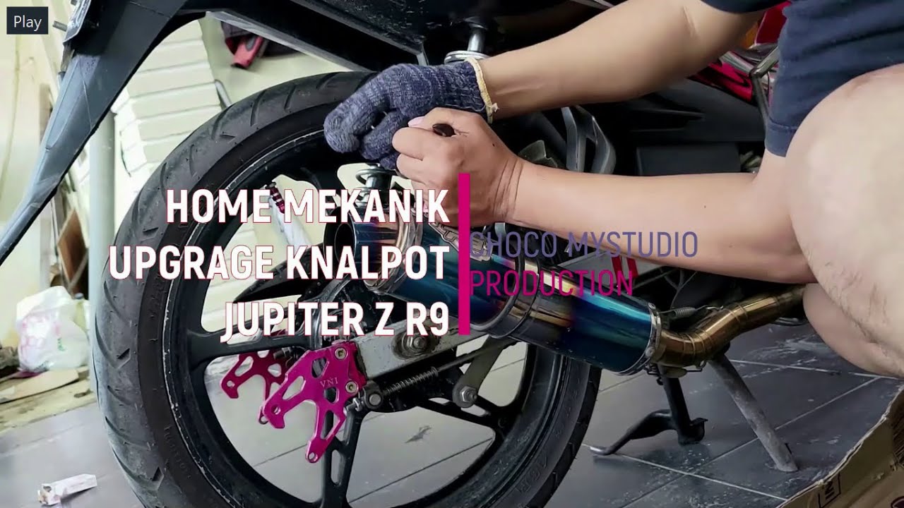 Jupiter Z diantara 2 kenalpot R9 Pelangi dan R9 Hitam
