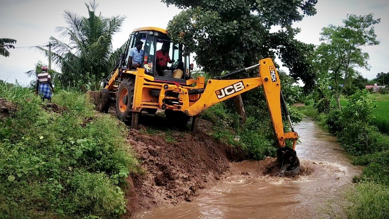 Jcb working at high risk Area | jcb 3dx Machine | jcb | Come From Village
