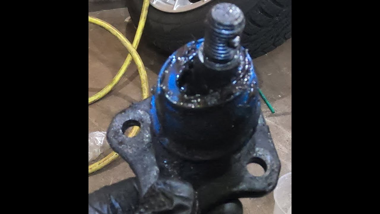 2006 VW Beetle Front Lower Ball Joint Replacement