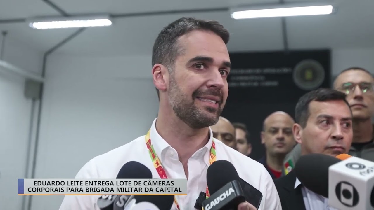 EDUARDO LEITE ENTREGA PRIMEIRO LOTE DE CÂMERAS CORPORAIS PARA BRIGADA MILITAR DA CAPITAL.