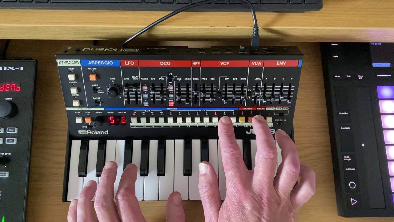 Roland JU-06A - Juno-106 Factory sounds