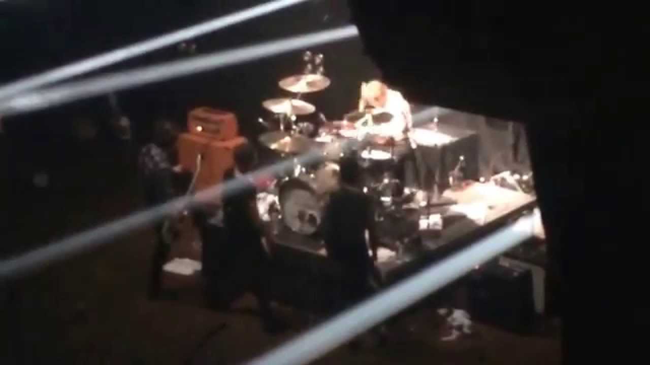 CALUM FORGOT LYRICS TO TRY HARD   5SOS (5 Seconds of Summer)- Try Hard- Dallas,TX- April 15,2014