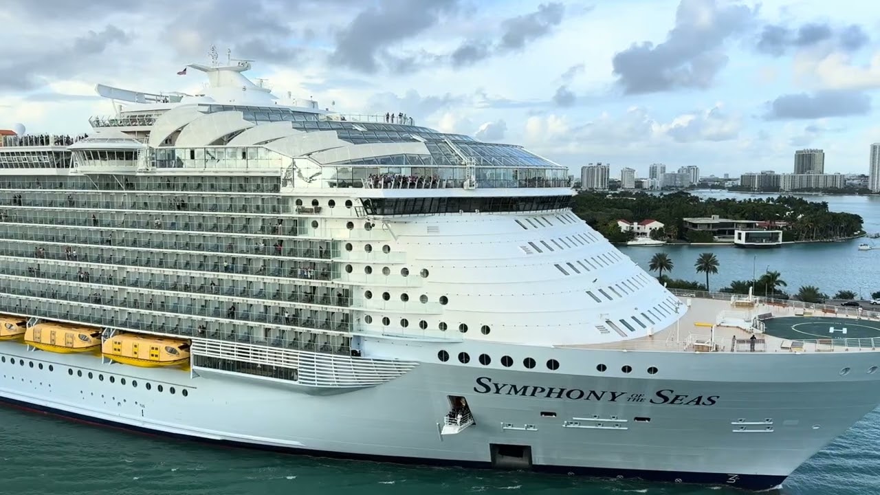 Independence of the seas horn battle vs symphony of the seas