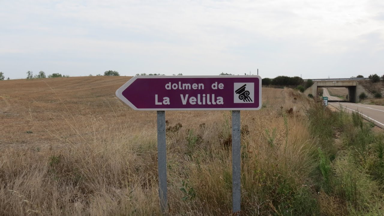 Dolmen megalitico de La Velilla Osorno