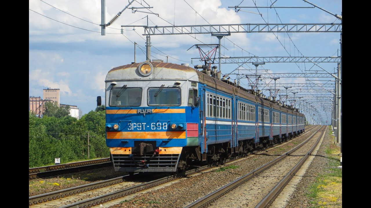 УНИКАЛЬНАЯ ЭЛЕКТРИЧКА ЭР9Т-698 на станции 