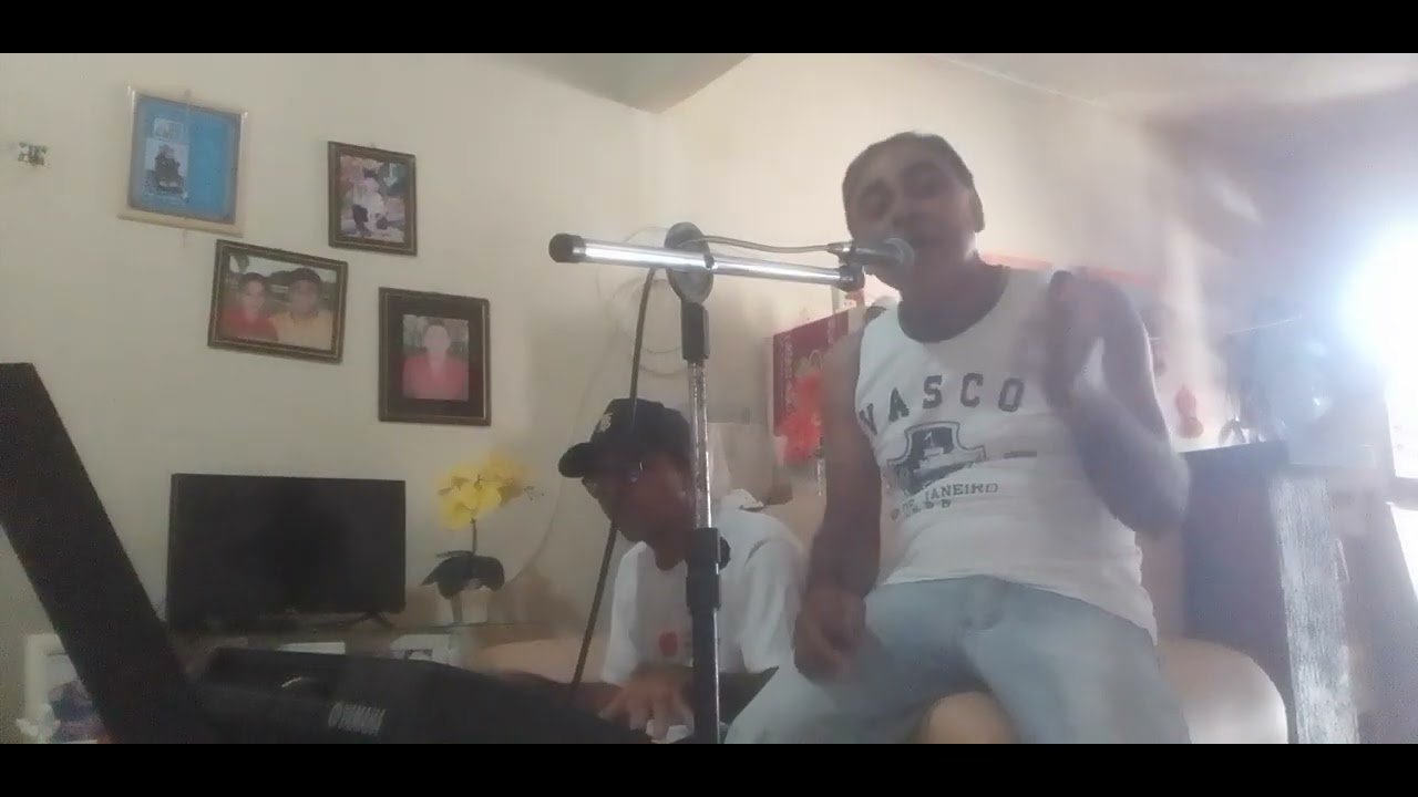 Amado daman canta isperando meu amor volta