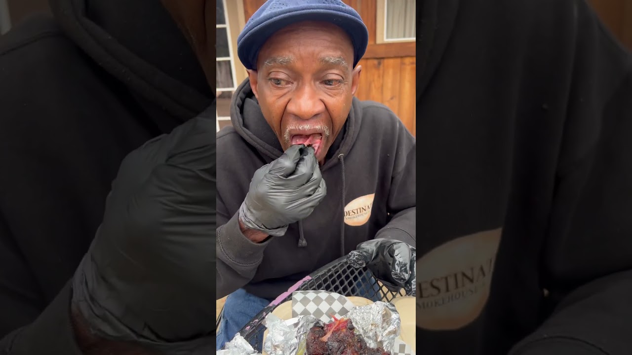 Нежный Уолт? Бычий хвост Black Diamond в коптильне Destination Smokehouse в Южной Калифорнии. #не...