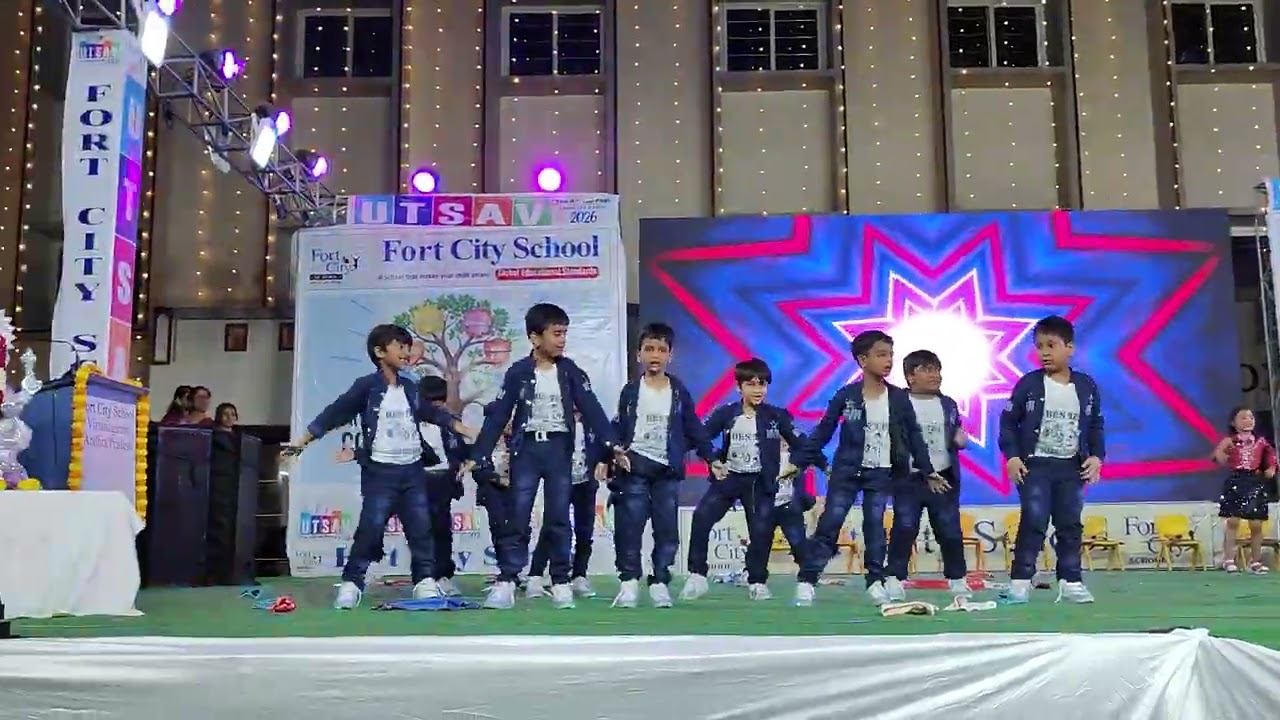 Trayaksh Dance Performance in Annual day ❤️🎊 #megamix #megastarchiranjeevi #songs #fortcity