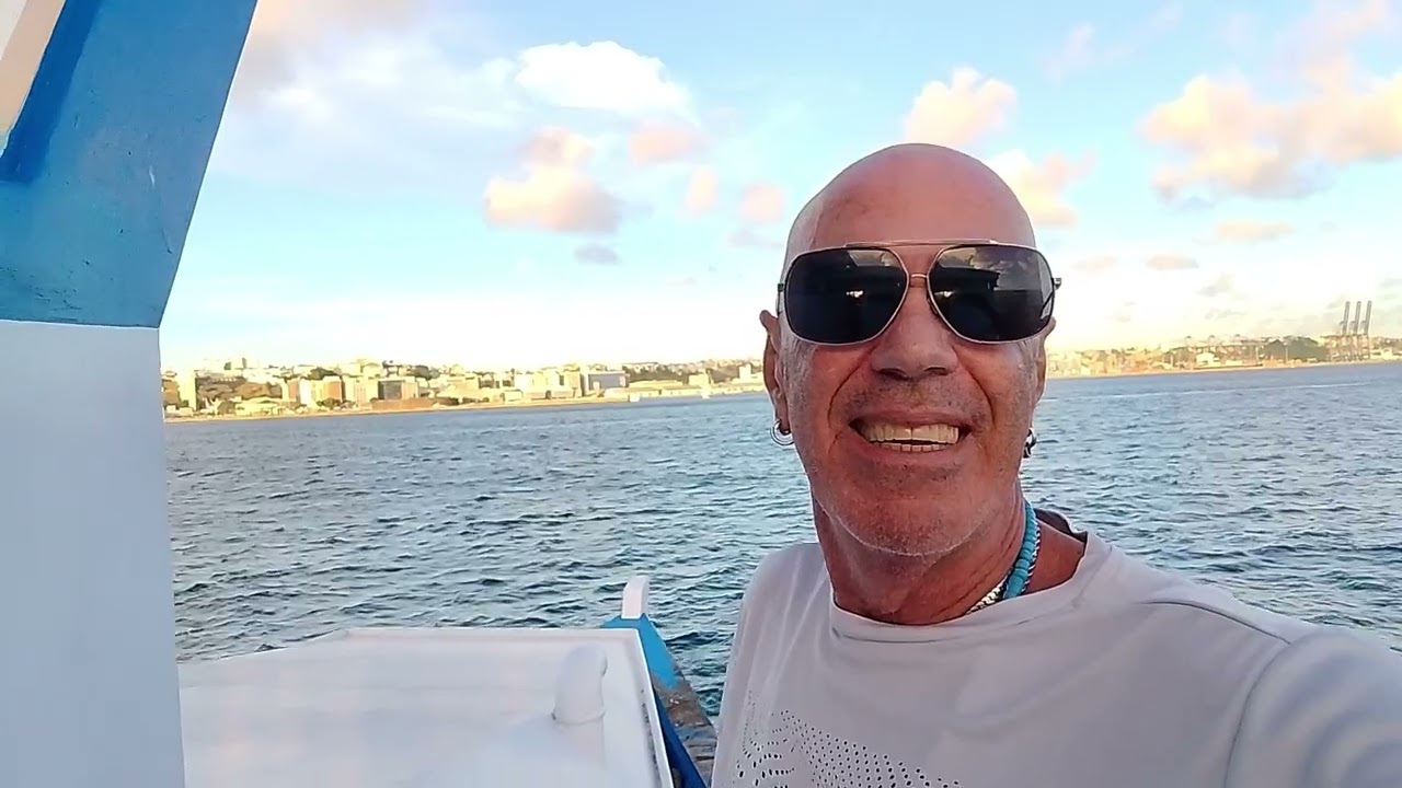 Fred explica!                             Waly Salomão.                              