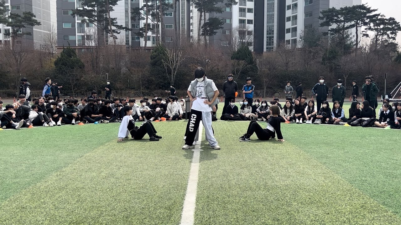 [2023.03.17] 신천중 댄스부 Holic 버스킹;holic the SCMS.part 1