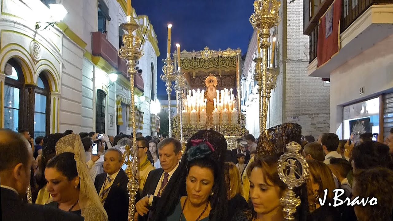 Procesión Magna: Ntra. Sra. de la Esperanza - Confalón (Écija, 2015)